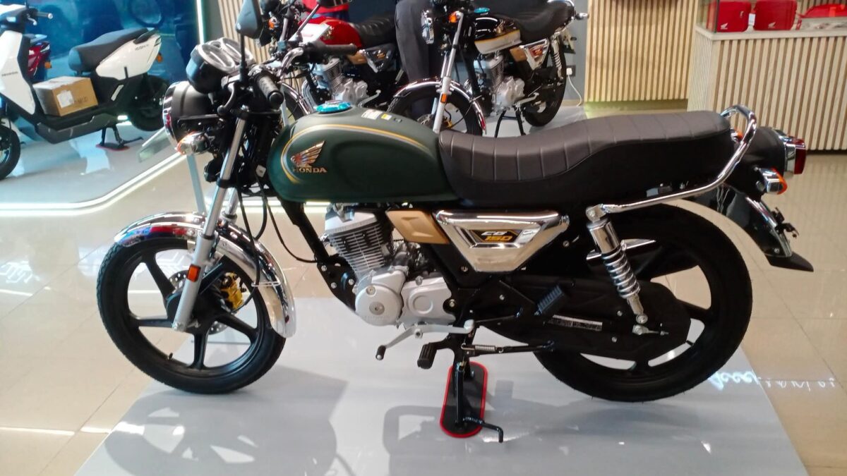A New Touring Bike Contender: Honda CG150 Vs Suzuki GS150